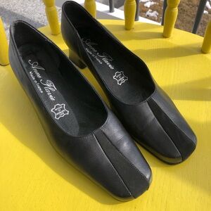 Anne Flavie Black Low Block Heel shoes Size 37